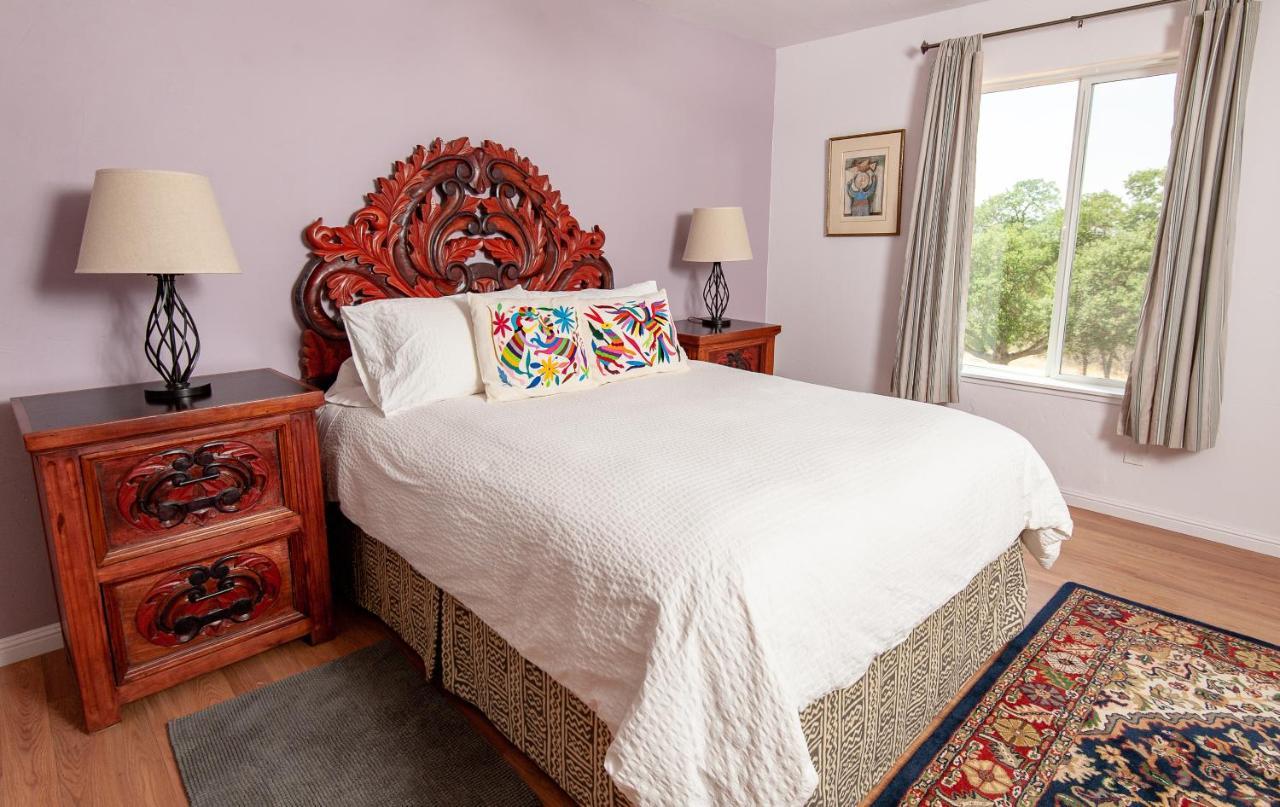 Posada Mariana Bed And Breakfast Catheys Valley Exterior photo