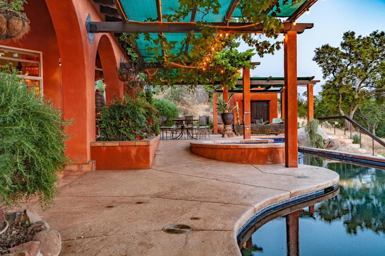 Posada Mariana Bed And Breakfast Catheys Valley Exterior photo